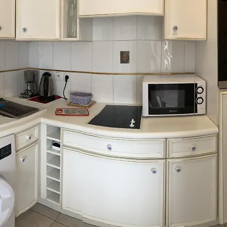 2 Etoiles Plein Centre - Box Velos *